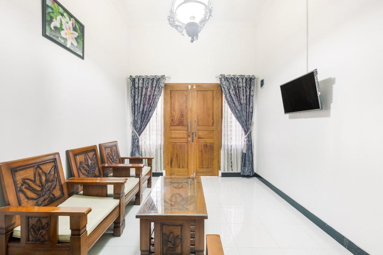 Oyo 3267 Omah Suryo Hotel Yogyakarta Luaran gambar